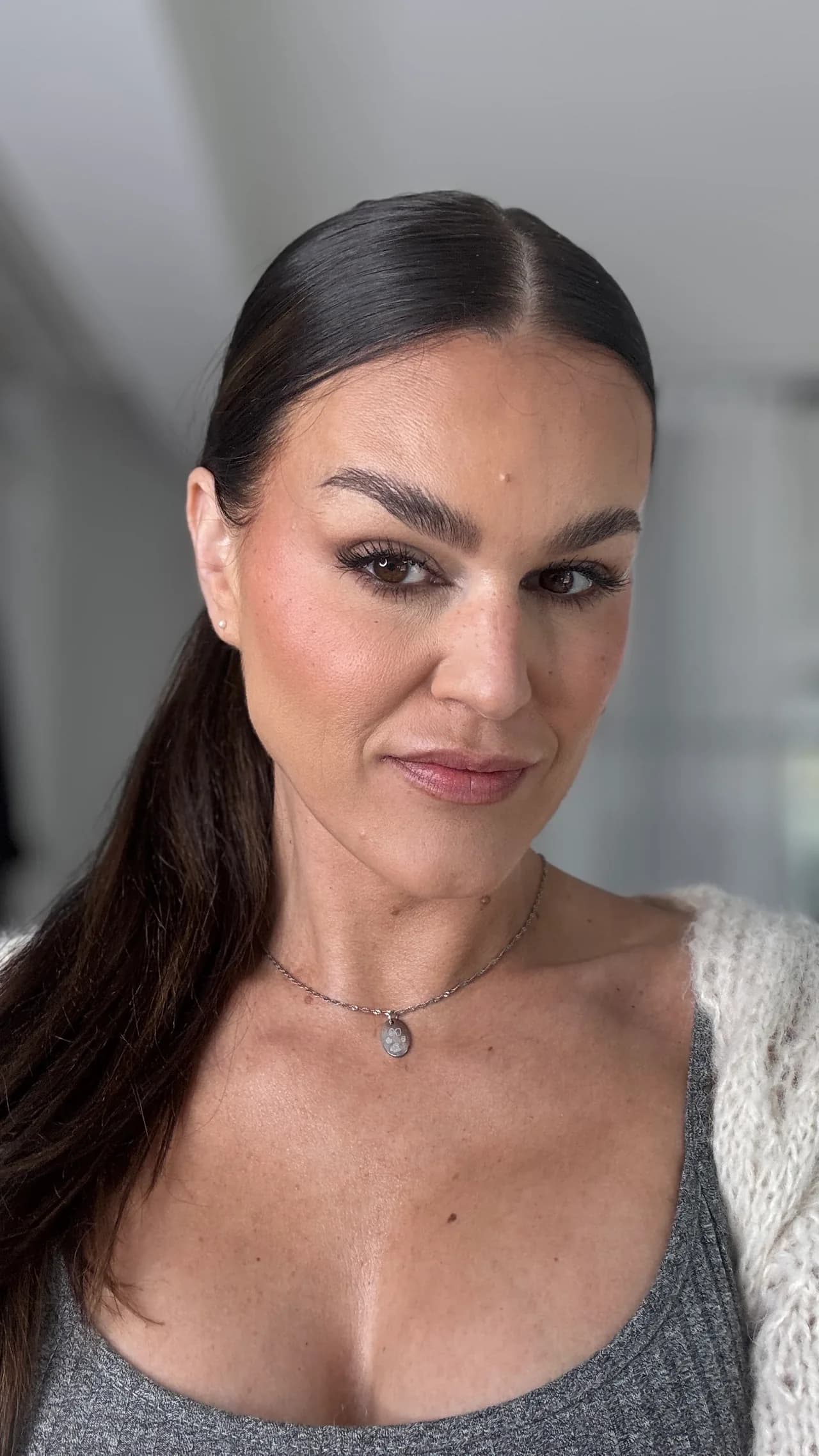 Sandra's original clear phone selfie used to create the Selfie Shoot results
